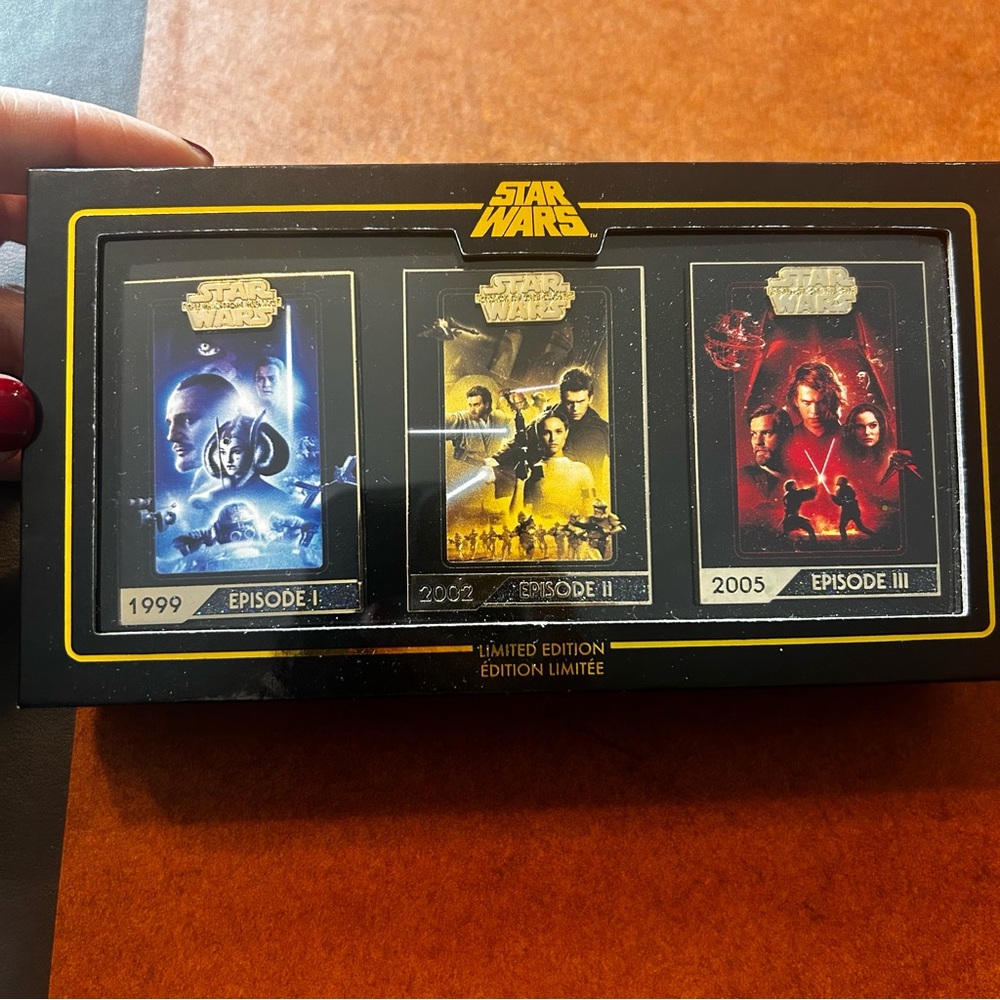 Star Wars poster pin set limited edition